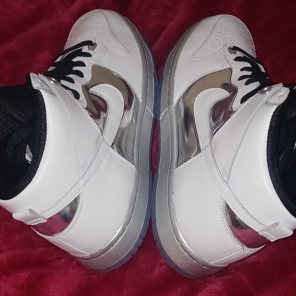 Nike Dunk High SE Streetwear/Lifestyle Shoes Size 9.5 Men/11 Women - Picture 6 of 10